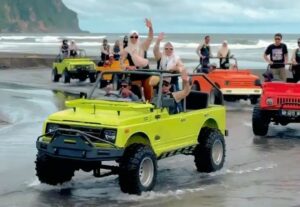 Rekomendasi sewa jeep gumuk pasir parangtritis